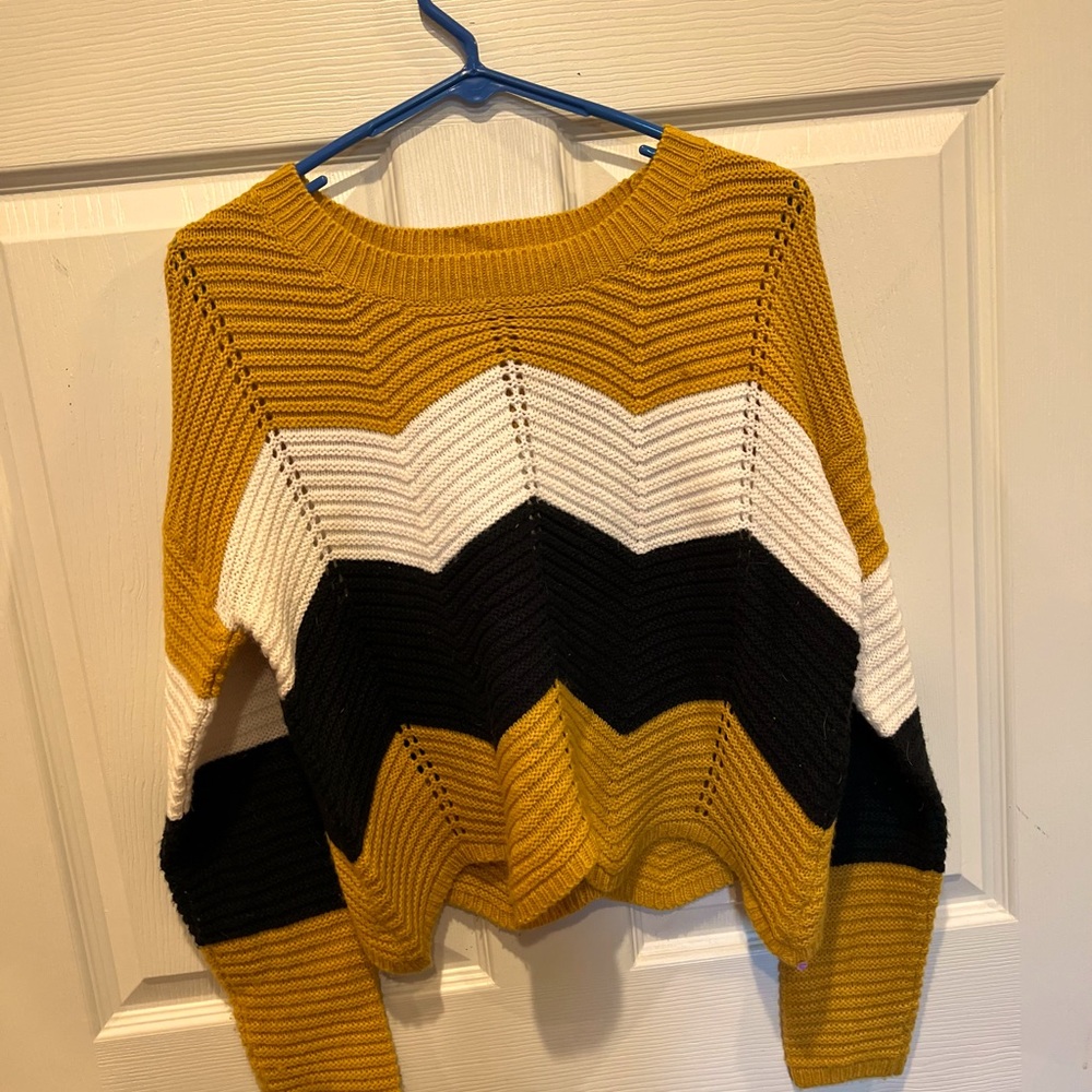 Sweater- Full Circle Trends